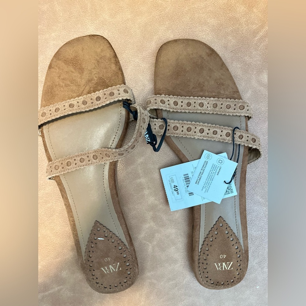 TREND NEW ! ZARA FLAT SUEDE SANDALS
BROWN - REF. 3615/410 
Size 9 EUR 40